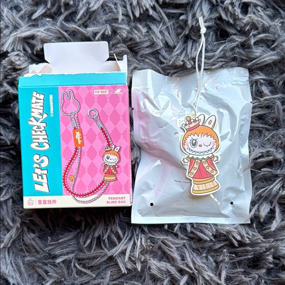 The monsters Labubu Let's Checkmate Pendant Blind Box - Queen